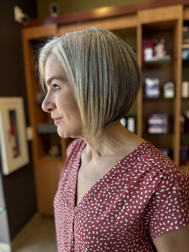 Studio Booth Woman Pixie & Bob Haircut work in Pittsburgh